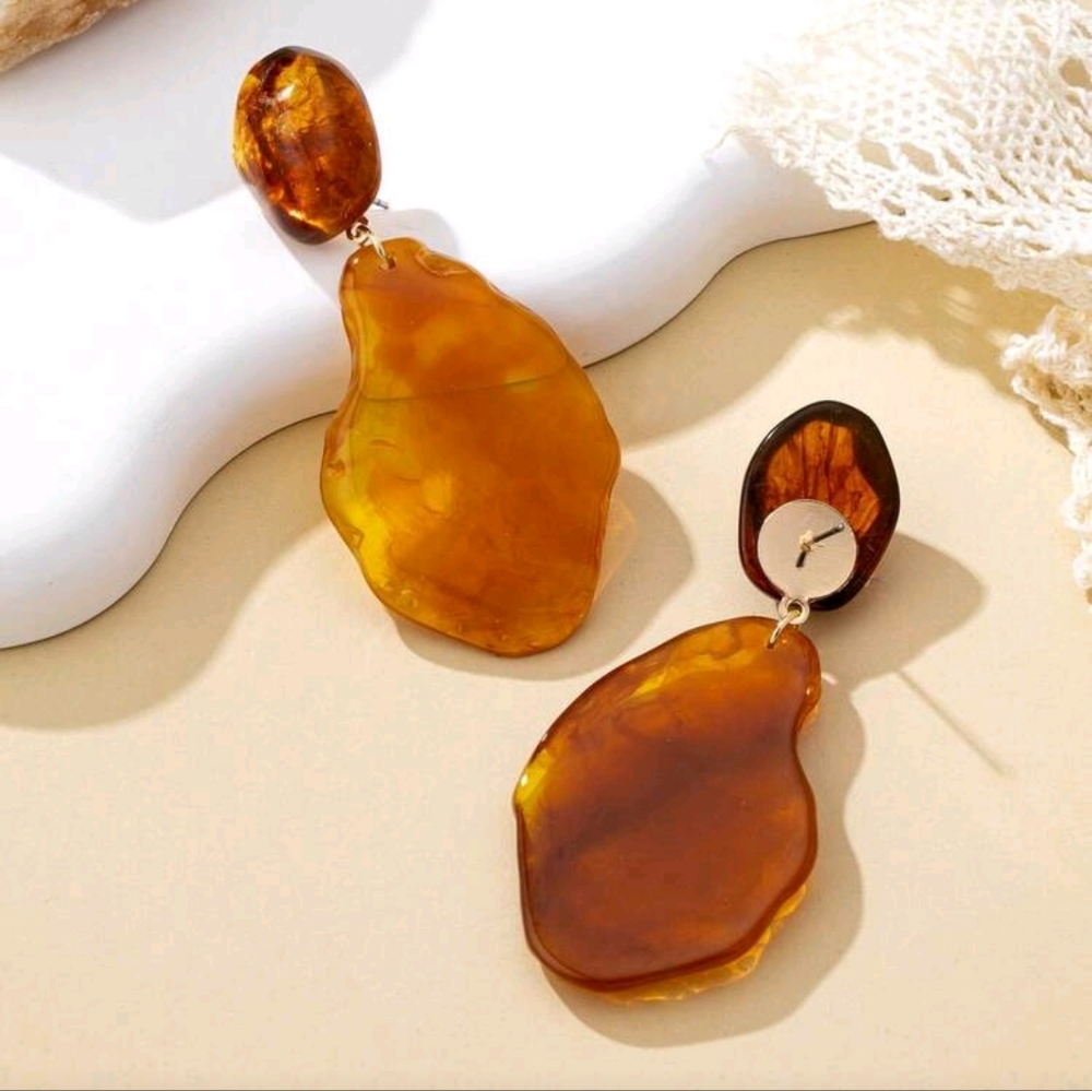 Assymetrical resin pendant earrings; 2.76"Lx1.18"W; nwot